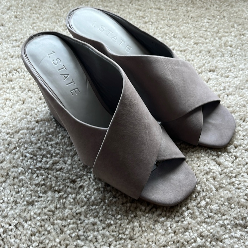 Used 1.state sandal, size 8.5 - in great condition